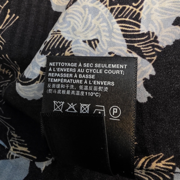 Lafayette 148 New York Floral Pleated Blouse - Black and Blue 💯Silk - Picture 13 of 13